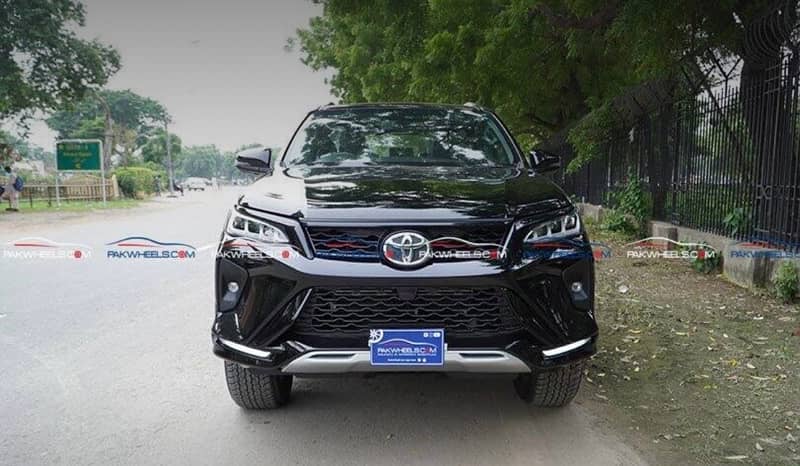 Toyota Fortuner Legender 2022 0