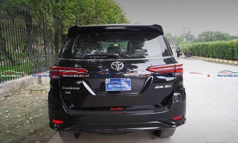 Toyota Fortuner Legender 2022 6