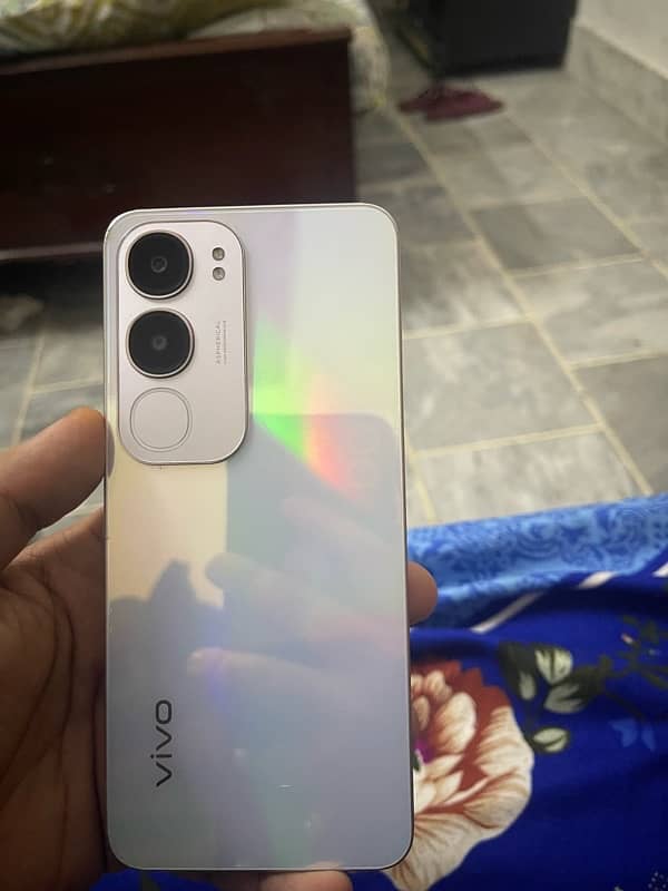 VIVO Y19s 4