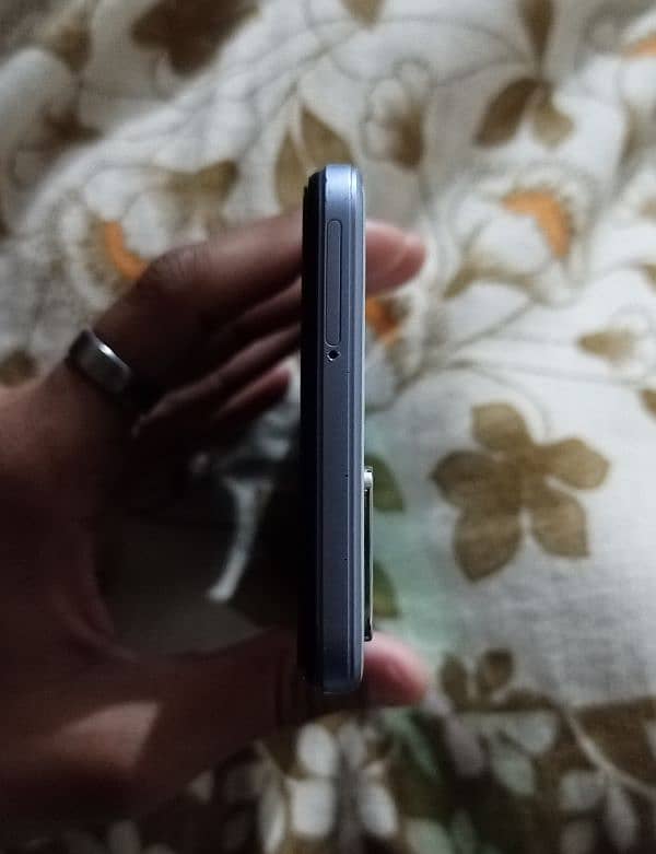 M Selling My Vivo Y21t (Complete Box) 4