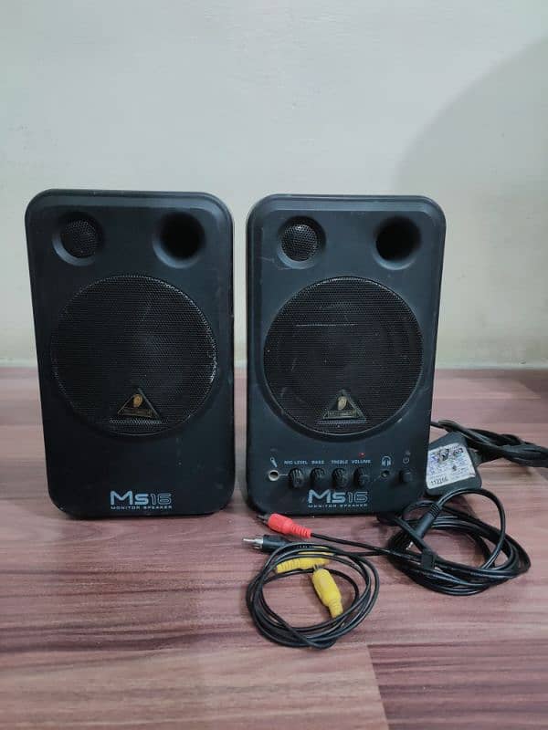 Behringer MS-16 Studio Monitors 0