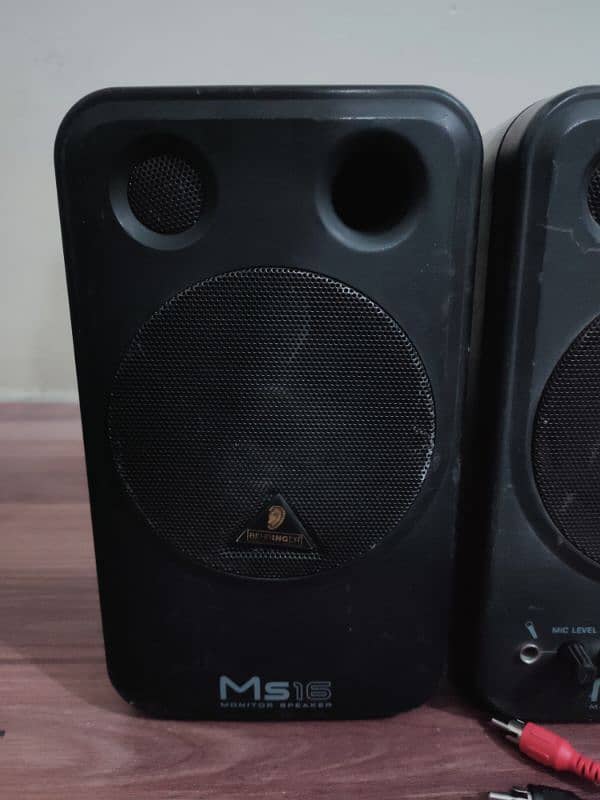 Behringer MS-16 Studio Monitors 3