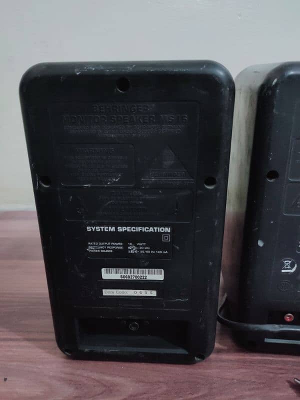 Behringer MS-16 Studio Monitors 4
