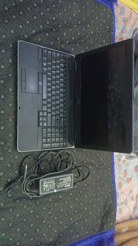 Dell Laptop E 6540 1