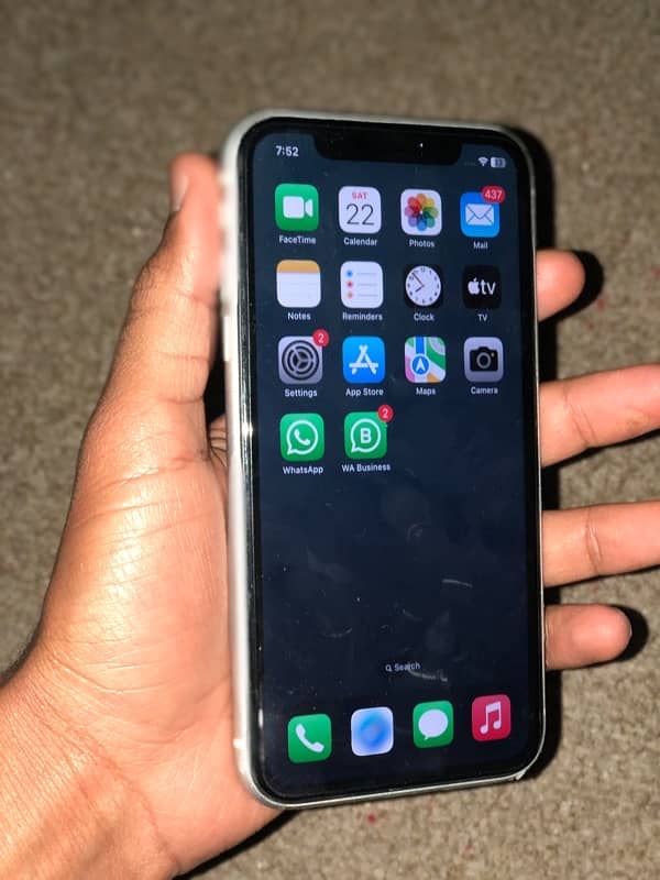 I phone xr 128gb 4