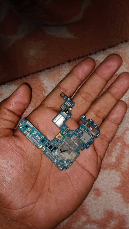 Samsung s20 ultra  board for sale urgently 5