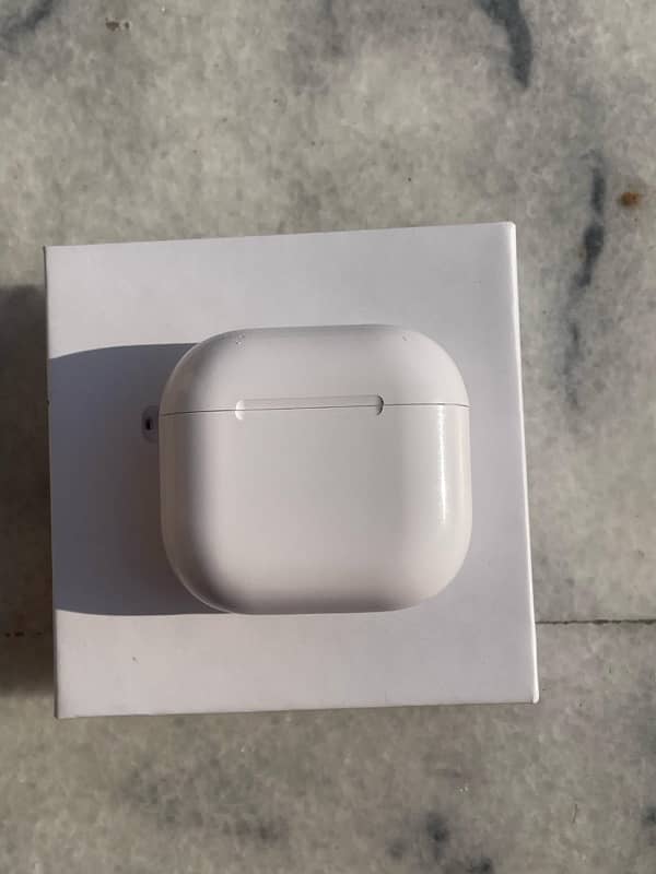 Original Apple Airpods 4 with Active Noise Cancellation 2