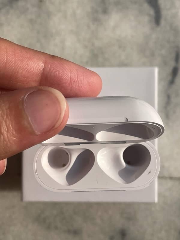 Original Apple Airpods 4 with Active Noise Cancellation 4