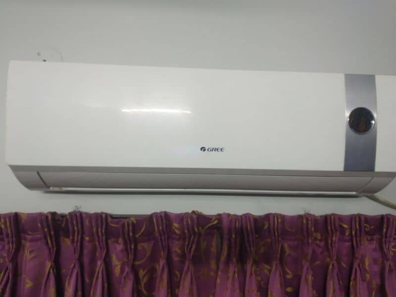 Gree split AC for urgent sale 0