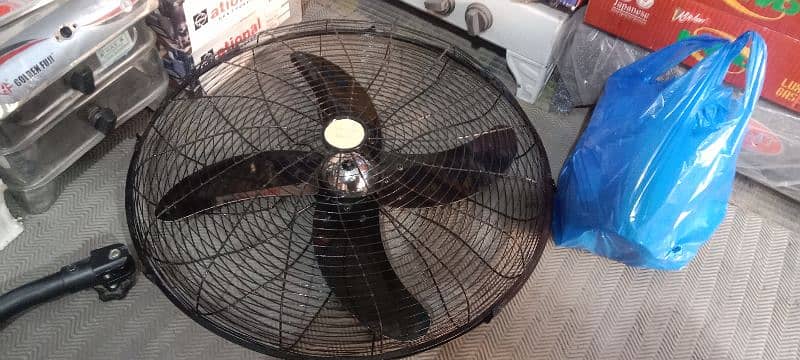 bracket fan 6