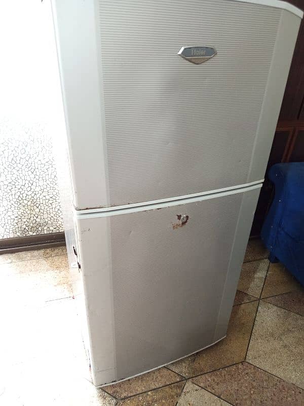 selling fridge condition 10/10 chill cooling 10/1 0 3