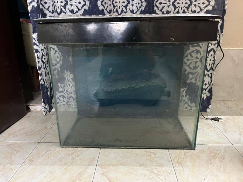 Aquarium (heany duty glass with hood only) 0