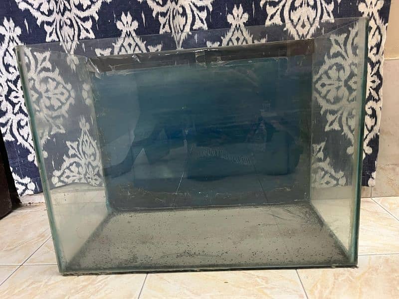 Aquarium (heany duty glass with hood only) 1