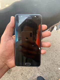 Samsung j7 max 4/64 Screen Scratch