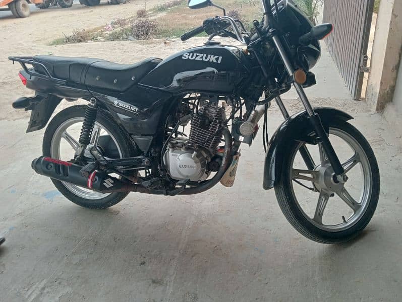 SUZUKI 110 BIKE SILVER COLOR 2