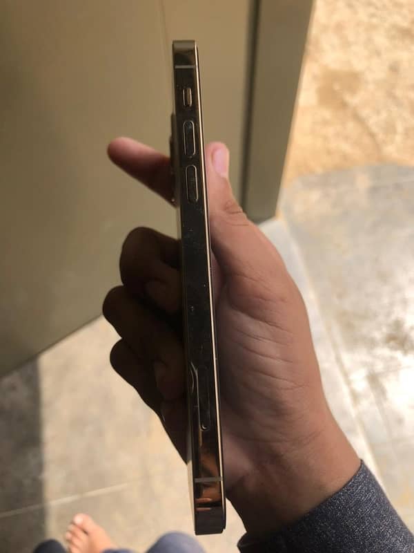 iPhone 12 Pro serious buyer come 3