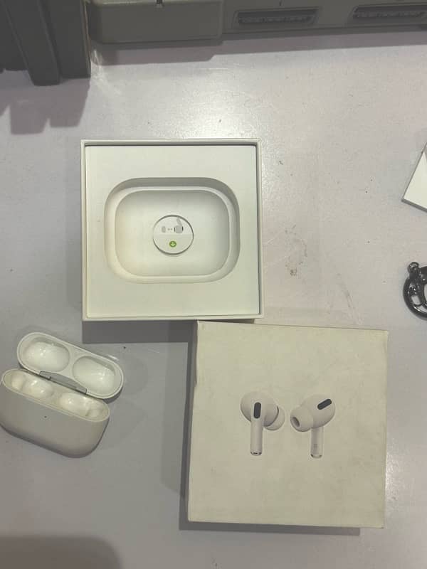 Airpods Pro, Second Generation, Magsafe support US variant 3