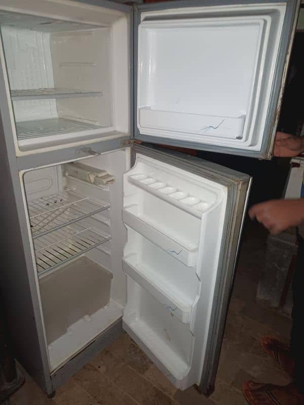 Dawlance Refrigerator 0