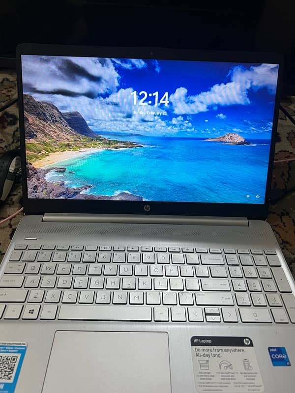 HP core i7 11 generation. 8GB Ram 256Rom 1