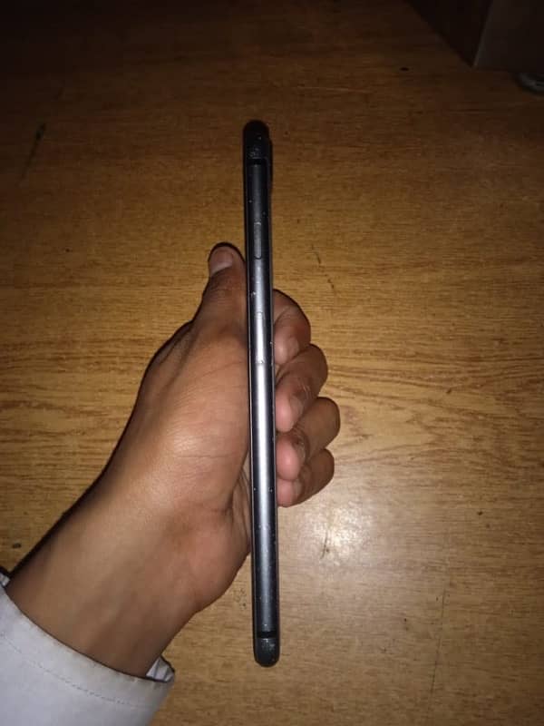 all okay urgent sale iphone 8 plus 5