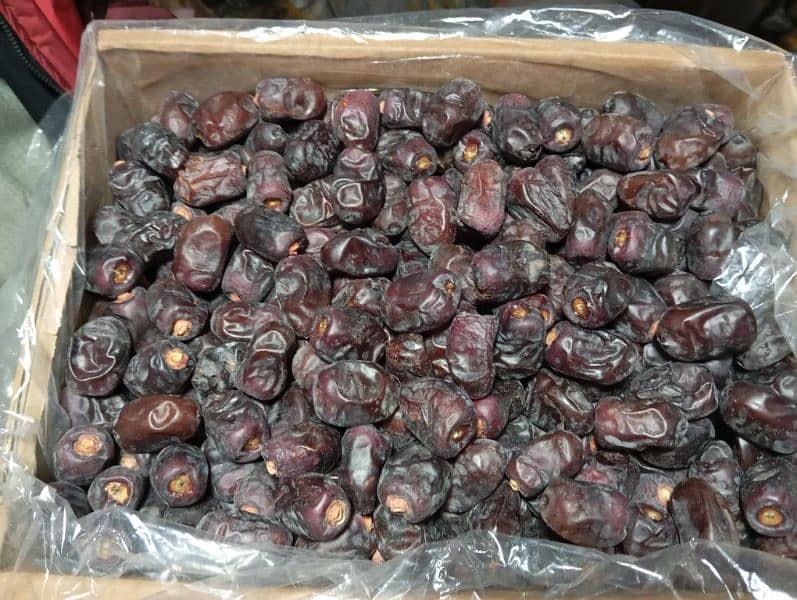 "Fresh & Premium Quality Dates (Khajoor) – Best Price, Limited Stock!" 1