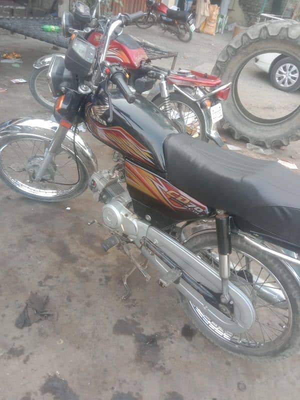 Honda CD 70 black colour 4