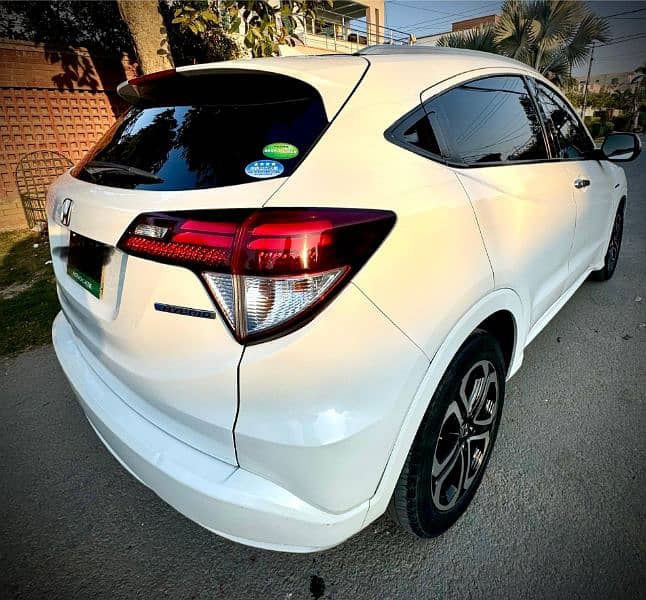 Honda Vezel 2016 1