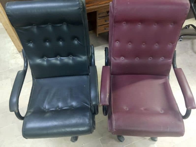 Office chairs 2 pieces available 4