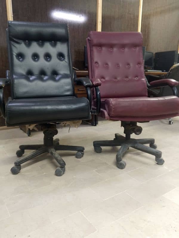 Office chairs 2 pieces available 5