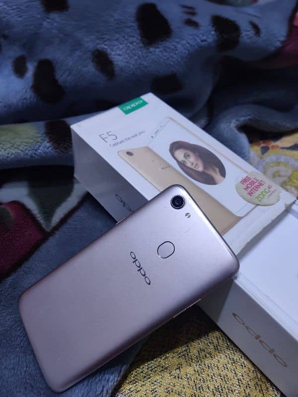 oppo f5 total geninu 10/10 orginal with box 2