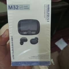 M 32 Ear buds