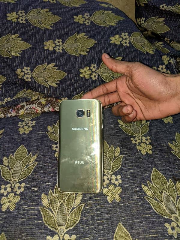 Samsung Galaxy S7 edge for sale 0