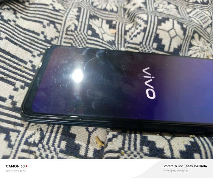 I am selling my phone vivo Y20 4gb 64gb with dabba and charger good 3