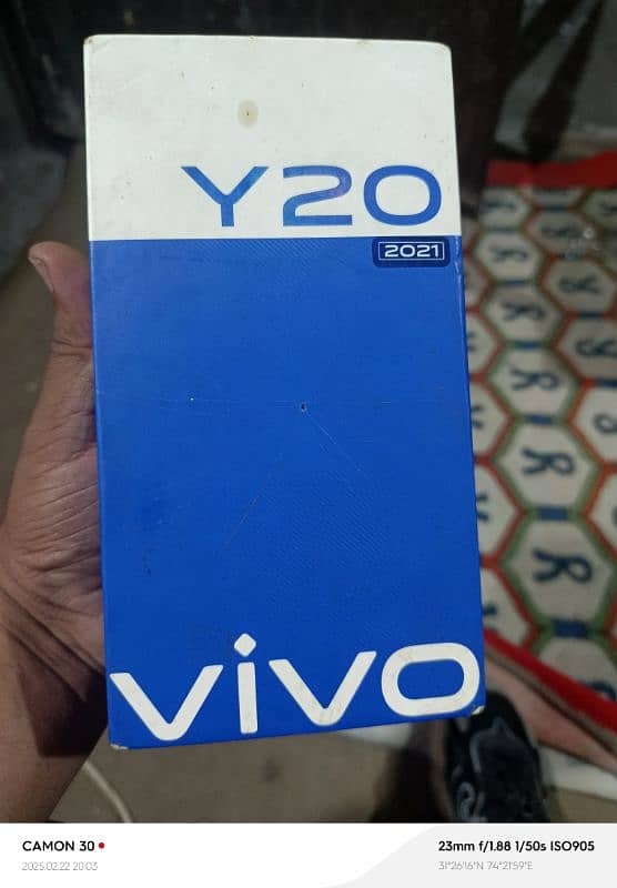 I am selling my phone vivo Y20 4gb 64gb with dabba and charger good 14