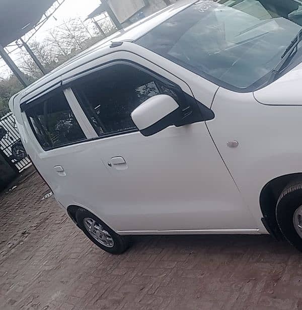 Suzuki Wagon R 2018 3