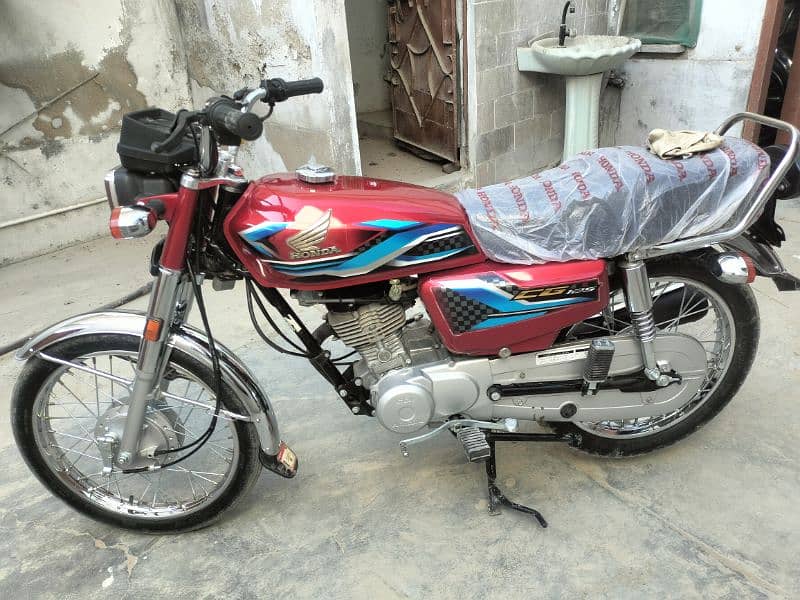 Honda 125 model 24 Karachi number 03142260991 2