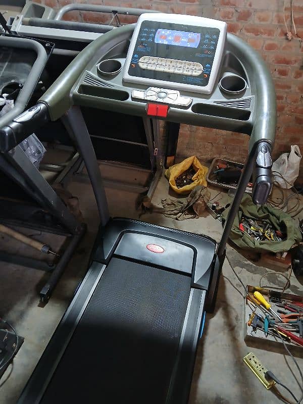 treadmils. (0309 5885468). ellapticals. gym cycles. home gym. dumbles 3