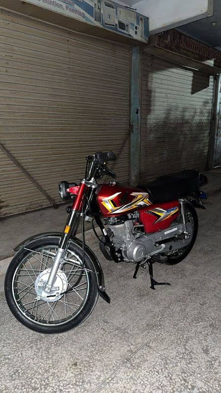 Honda cg 125 2025 model unregistered h zero meter 0.3*1-9+2*8*0*3*4*0 3