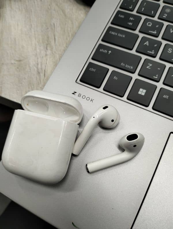 original Apple earpods model A1604 1