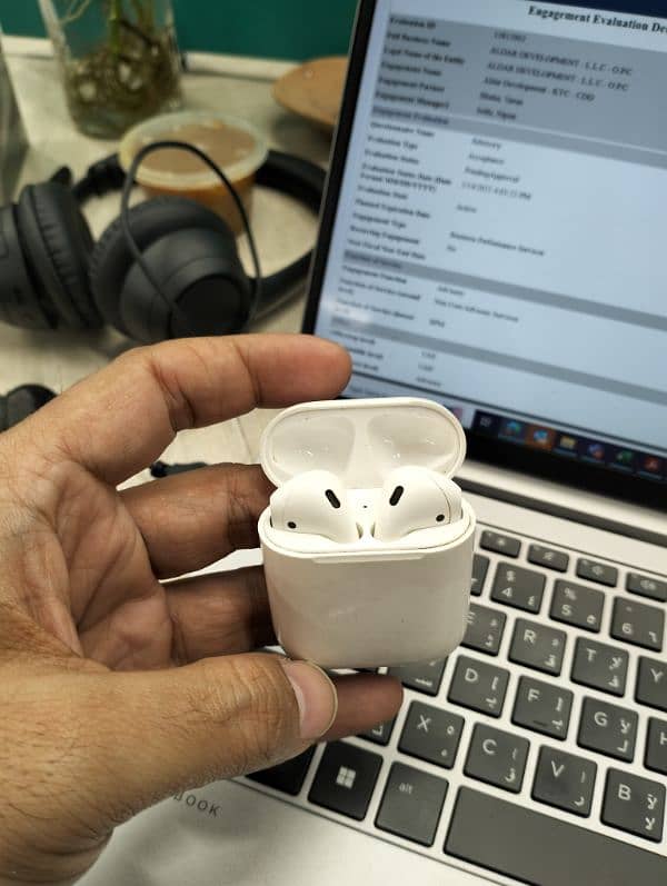 original Apple earpods model A1604 2