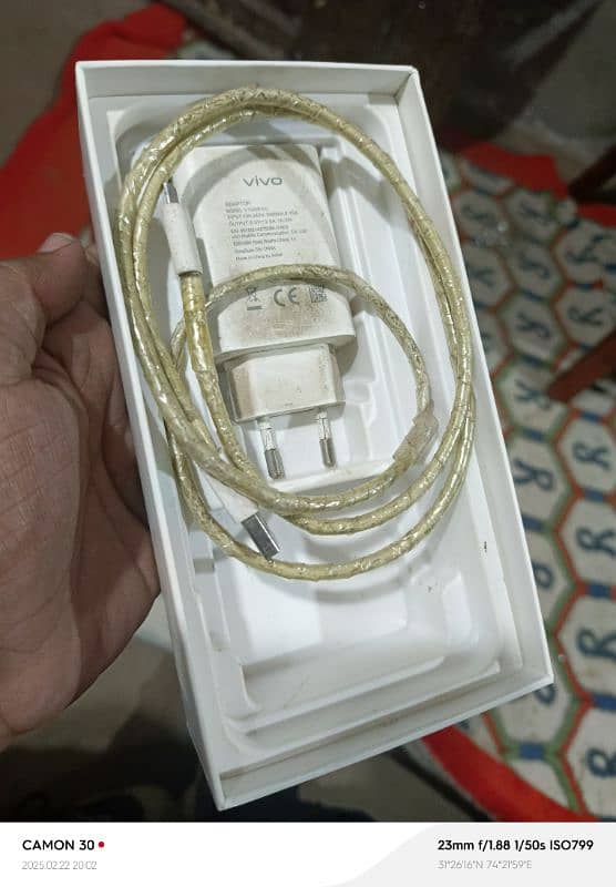 I am selling my phone original charger and dabba available good phone 10