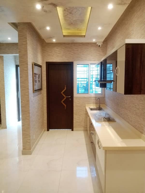 A Spacious 2000 Square Feet Flat In Gulshan-E-Iqbal - Block 10 3