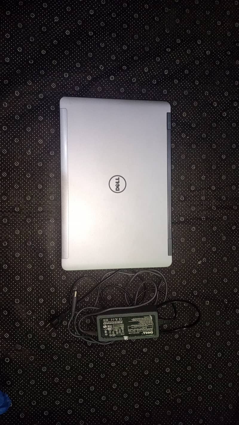 DELL laptop E6540 0