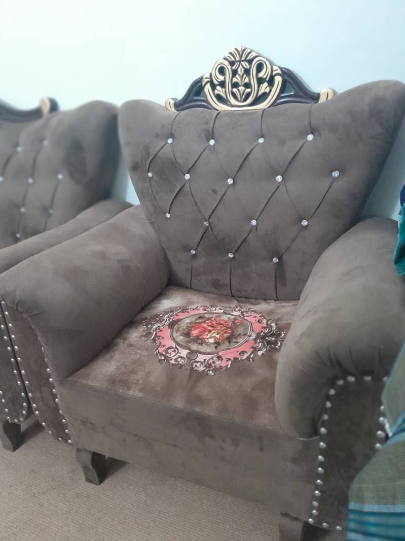 5 seater sofas in good condition 2