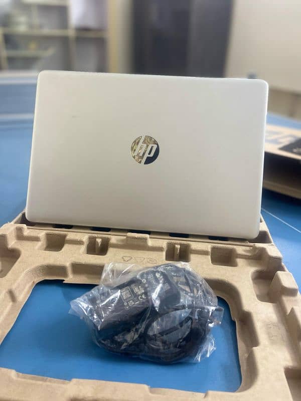 HP Laptop - 15s -fq5299nia 2