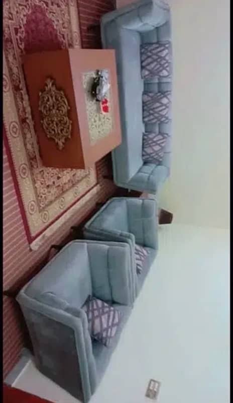 good condition like new 5 setar sofa set 3