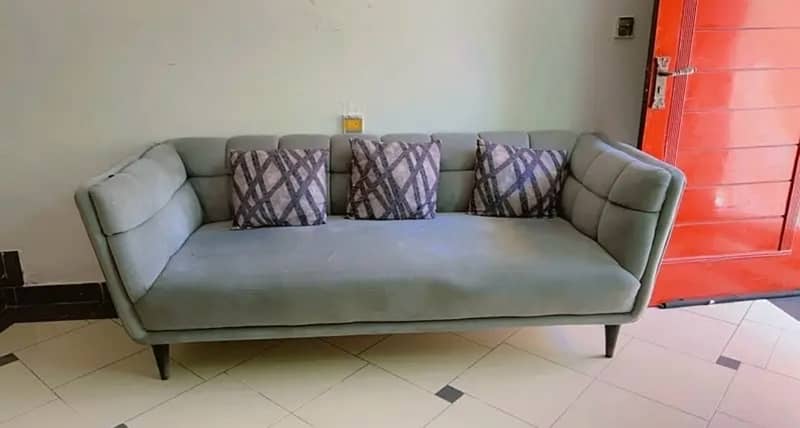 good condition like new 5 setar sofa set 4