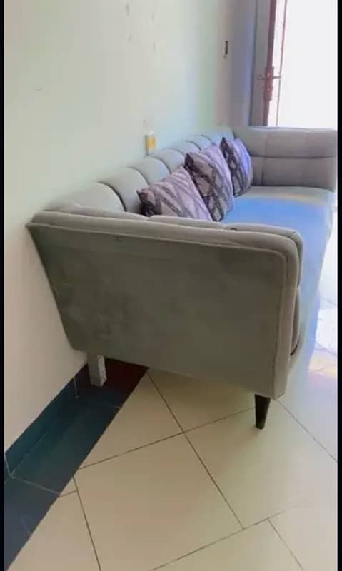 good condition like new 5 setar sofa set 6