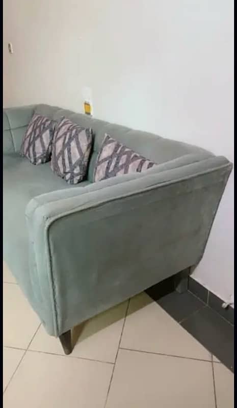 good condition like new 5 setar sofa set 7