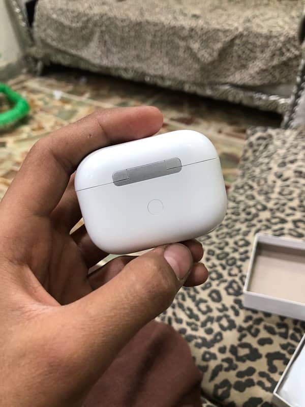 airpod pro contact on this number 03151133287 3